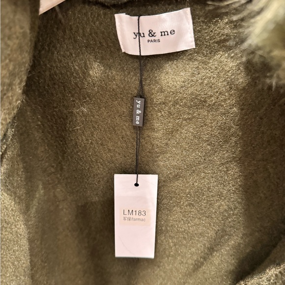 Brand new free size Khaki Borg Cape With Faux Fur Trim - Picture 9 of 9